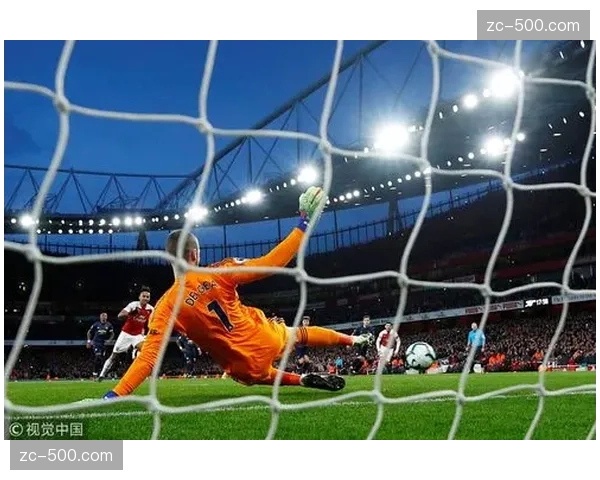 青岛西海岸防守漏洞 场均失球数攀升暴露战术短板