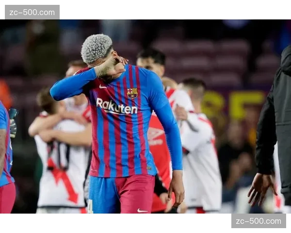 巴萨边路传中成功率32%低于平均 哈维战术微调侧重中路渗透